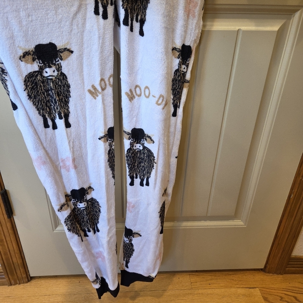 Just a Lil Moo-dy Highland Cow Jumpsuit Pajamas XS Women's New Costume Plush - Picture 10 of 15